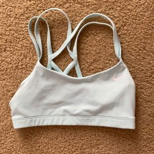 Light blue cross-cross back Nike sports bra!